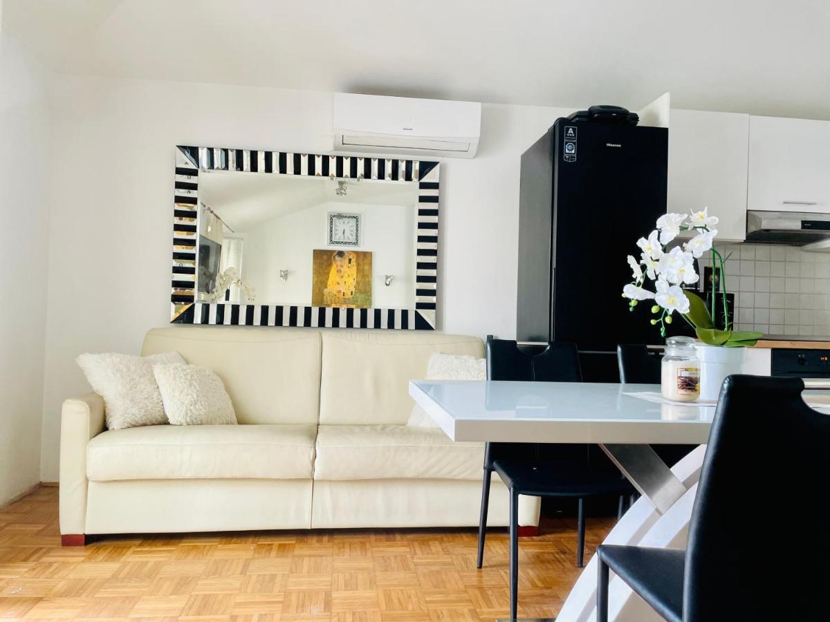 Vila Skolka Studio Portorož Eksteriør billede